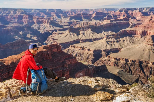 Un randonneur dans le parc national du Grand Canyon, South Rim, Arizona, U — Photo