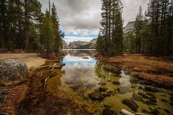 Vistas espectaculares del Parque Nacional Yosemite en otoño, California —  Fotos de Stock