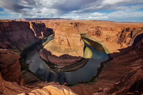 Uma vista para Horseshoe curva marco perto de Page cidade no Arizona, EUA — Fotografia de Stock