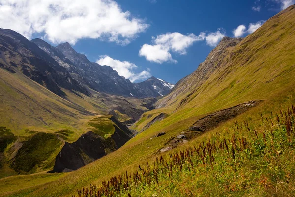 Krajobraz gór Kaukazu w region Tuszeti, Georgia — Zdjęcie stockowe