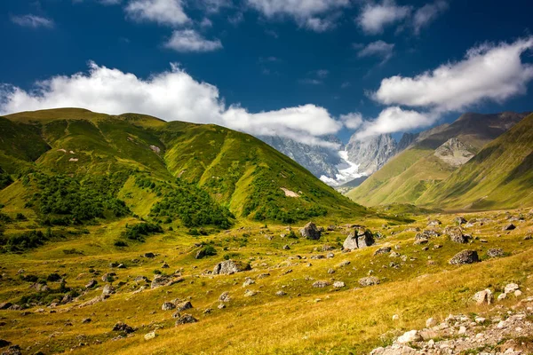 Gürcistan'daki üst Khevsureti bölgesinin manzaralar — Stok fotoğraf