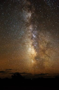 Bir gece dakest palces Canyonlands Milli Parkı'nda Utah, ABD gece gökyüzünün manzarası
