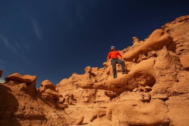 Uzun yürüyüşe çıkan kimse ziyaret edin cin Vadisi devlet parkı Utah, ABD