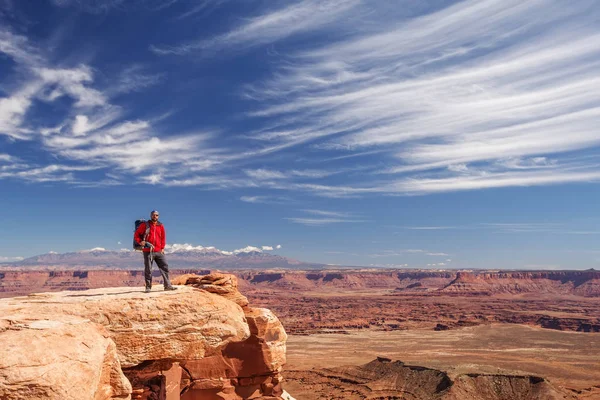 Uzun Yürüyüşe Çıkan Kimse Canyonlands Milli Parkı Nda Utah Abd — Stok fotoğraf