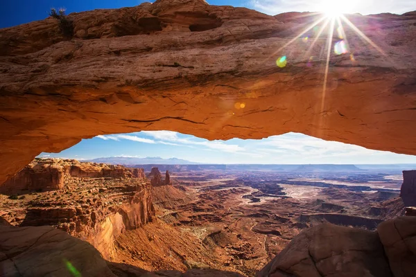 Mesa arch Canyonlands Milli Parkı'nda Utah, ABD için muhteşem viwe