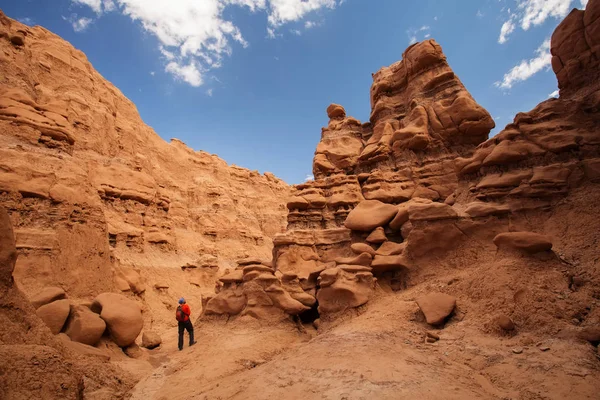 Caminhante Visita Goblin Valley State Park Utah Eua — Fotografia de Stock