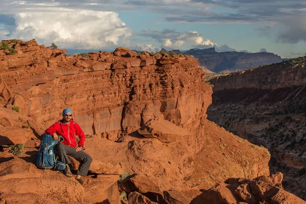 Uzun Yürüyüşe Çıkan Kimse Utah Abd Capitol Resif Ulusal Park — Stok fotoğraf