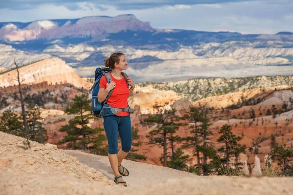 Caminante Visita Parque Nacional Bryce Canyon Utah — Foto de Stock
