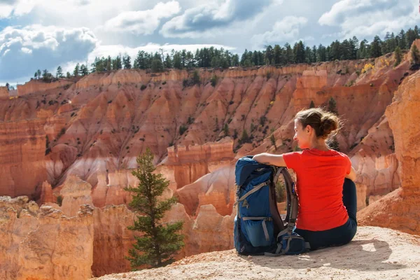 Hiker Visits Bryce Canyon National Park Utah Usa — Stock Photo, Image