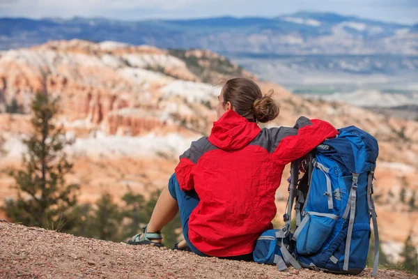 Πεζοπόρος Επισκέψεις Bryce Canyon Εθνικό Πάρκο Στη Γιούτα Ηπα — Φωτογραφία Αρχείου