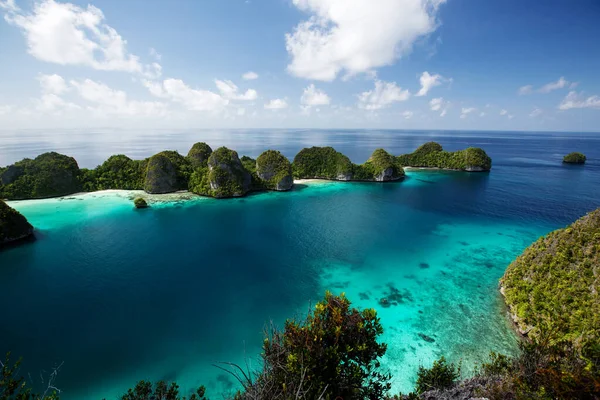 Picuresque landscape Wajag island, Raja Ampat, Indonesia — Stock Photo, Image