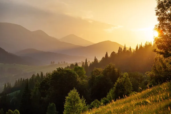 Schöner Sonnenuntergang Den Karpaten — Stockfoto