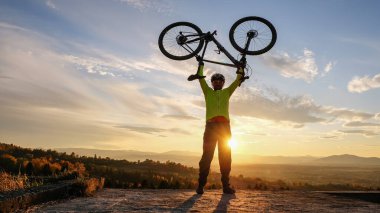 Dağlarda bisiklet macerası