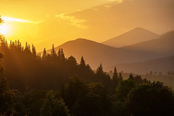 Schöner Sonnenuntergang Den Karpaten — Stockfoto