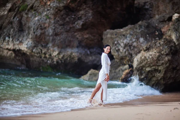 Mulher Bonita Junto Mar Pôr Sol — Fotografia de Stock