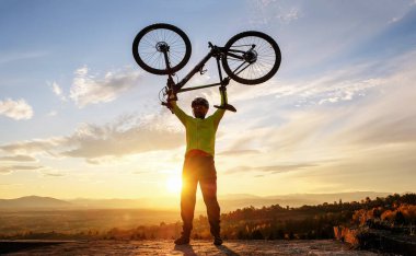 Dağlarda bisiklet macerası