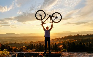 Dağlarda bisiklet macerası