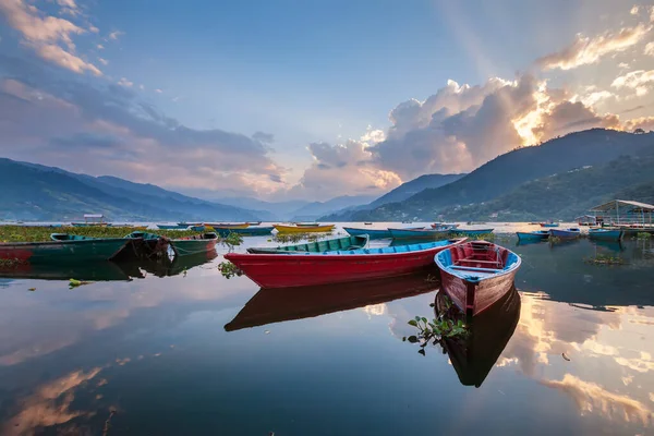Barche Colorate Nel Lago Phewa Pokhara Nepal — Foto Stock