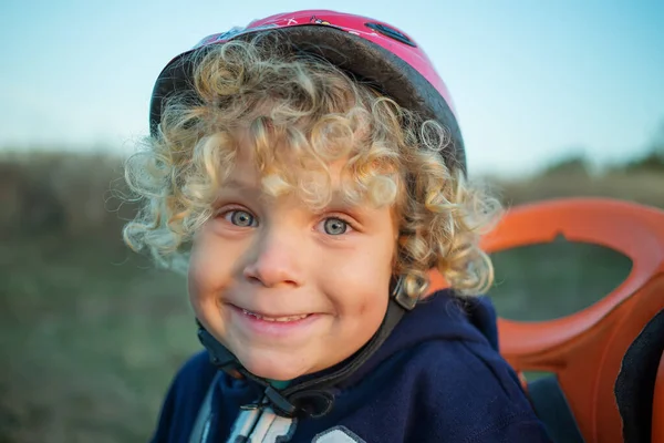 Potret Anak Dalam Helm — Stok Foto