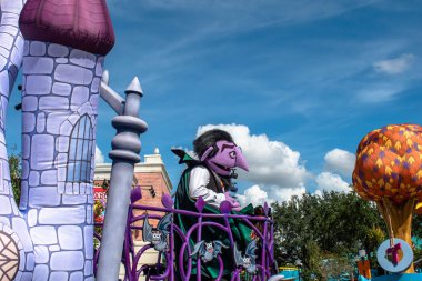 Orlando, Florida. 29 Ekim 2019. Kont von Count, Seaworld 4 'teki Susam Sokağı Parti Geçidi' nde..