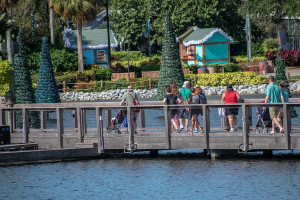Orlando Florida October 2019 People Walking Bridge Christmas Trees Blue — Stock Photo, Image
