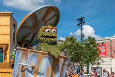 Orlando, Florida. 29 Ekim 2019. Seaworld 1 'deki Susam Sokağı Parti Yürüyüşü' nde Huysuz Oscar