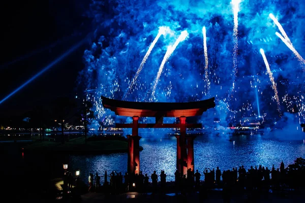 Orlando Florida November 2019 Japanese Arch Spectacular Fireworks Night Background — ストック写真