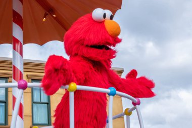 Orlando, Florida 9 Kasım 2019. Seaworld 4 'teki Susam Sokağı Parti Geçidi' nde Elmo