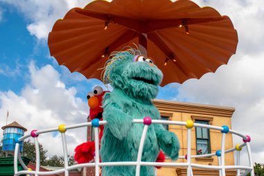 Orlando, Florida 9 Kasım 2019. Seaworld 1 'deki Susam Sokağı Parti Geçidi' nde Rosita.