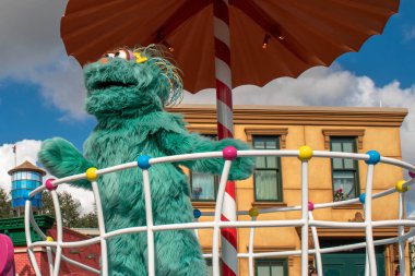Orlando, Florida 9 Kasım 2019. Seaworld 3 'teki Susam Sokağı Parti Yürüyüşü' nde Rosita 'nın üst görüntüsü.