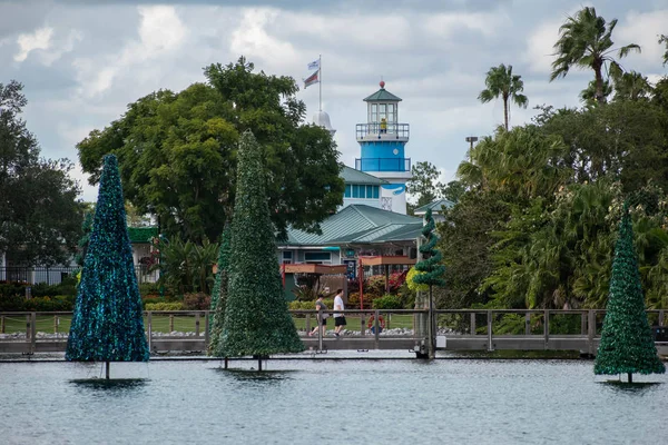 Orlando Florydzie Listopada 2019 Piękny Widok Latarnię Morską Choinki Jeziorze — Zdjęcie stockowe