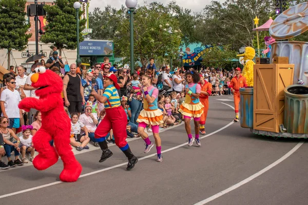 Orlando Florida November 2019 Elmo Und Tänzer Seamstreet Party Parade — Stockfoto