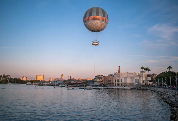 Orlando Floride Novembre 2019 Ballon Aérien Montant Sur Fond Coucher — Photo