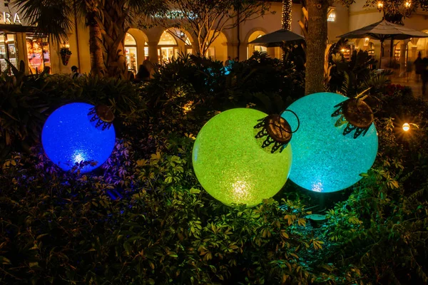 Orlando Florida November 2019 Christmas Ball Ornaments Tree Lake Buena — Stock Photo, Image