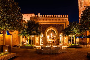 Orlando, Florida. 29 Kasım 2019. Epcot 'ta Fas' ta güzel bir çeşme (31)