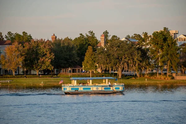 Orlando Florida Noviembre 2019 Taxi Barco Navegando Lago Azul Lake — Foto de Stock
