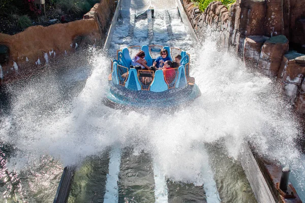 Orlando Floride Décembre 2019 Les Gens Qui Apprécient Infinity Falls — Photo