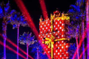 Orlando, Florida. Hollywood Stüdyoları 'ndaki Hollywood Tower Hotel' de 27 Kasım 2019 Renkli tahminler (194)