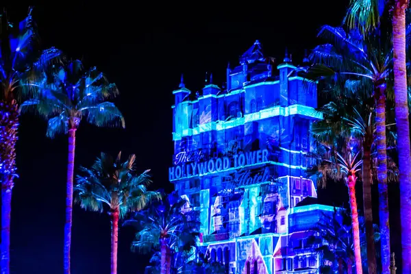 Orlando Florida November 2019 Farbenfrohe Projektionen Auf Das Hollywood Tower — Stockfoto