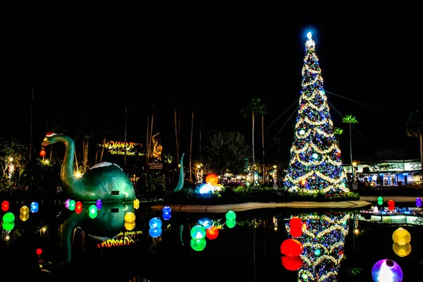 Orlando Florida Novembre 2019 Grande Dinosauro Albero Natale Decorazioni Natalizie — Foto Stock