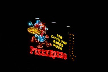 Orlando, Florida. 27 Kasım 2019. Hollywood Stüdyoları 'ndaki pizzacı ışıklı tabela (169).