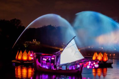 Orlando, Florida. 16 Aralık 2019. Hayvan Krallığı 'nda Işık Gösterisi Irmakları (73)).