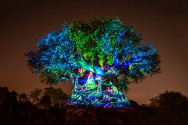 Orlando, Florida. 16 Aralık 2019. Animal Kingdom 'da Noel mevsiminde Yaşam Ağacı Uyanışı (142).