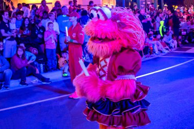 Orlando, Florida. 21 Aralık 2019. Seaworld 'deki Susam Sokağı Noel Geçidi' nde Zoe (51)