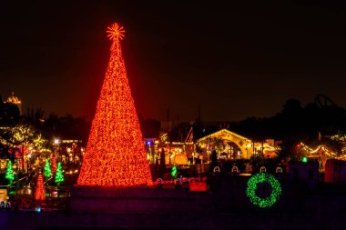 Orlando, Florida. December 21, 2019. Big Christmas Tree at Seaworld (2).