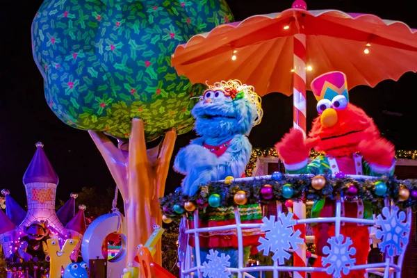 Orlando Florida December 2019 Rosita Elmo Sesame Street Christmas Parade — Stock Photo, Image