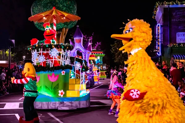 Orlando Florida Prosince2019 Big Bird Bird Sesame Street Christmas Parade — Stock fotografie