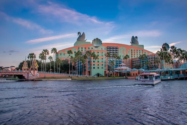 Orlando Florida December 2019 Walt Disney World Swan Hotel Taxi — Stock Photo, Image