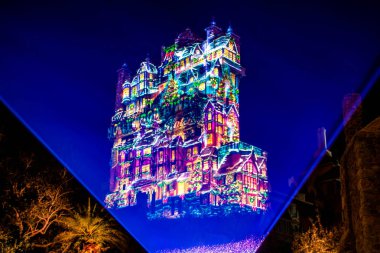 Orlando, Florida. Hollywood Stüdyoları 'ndaki Hollywood Tower Otel' de 3 Ocak 2020 Renkli tahminler).