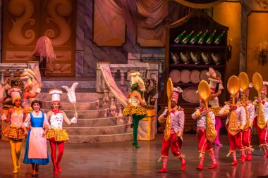 Orlando, Florida. 3 Ocak 2020, Hollywood Stüdyoları 'nda Güzel ve Çirkin Canlı).